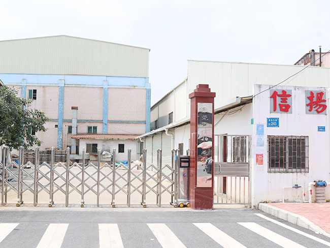 厂房大门